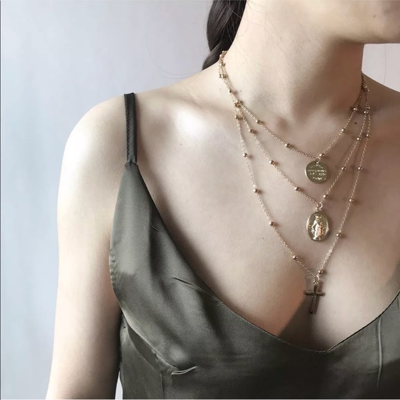 Jewelry - New Item ✨ Layered Cross Pendant Necklace ❤️✨